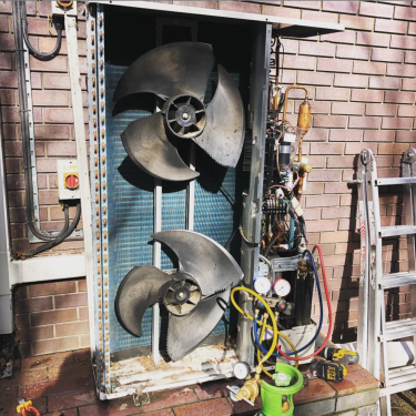 Click Here To Enlarge This Photo Of Air Conditioning Pressure Test